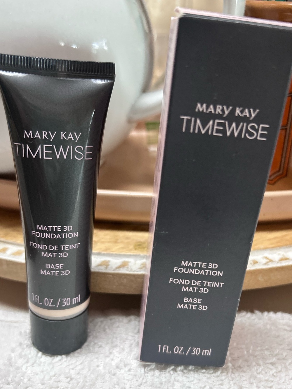 Mary Kay TimeWise Matte 3D Foundation - Black Packaging with ivory Shade Visible